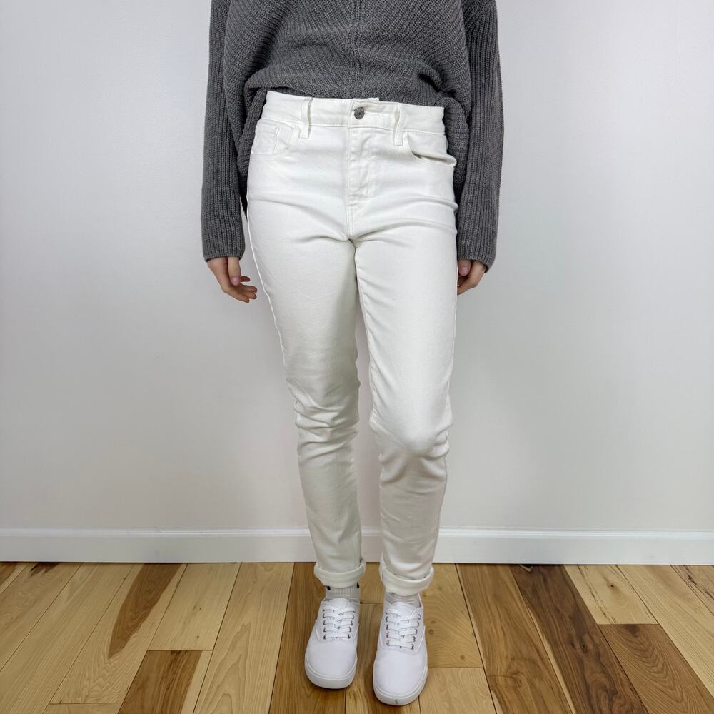 LEVIS HIGH RISE SKINNY WHITE JEANS SIZE 28
